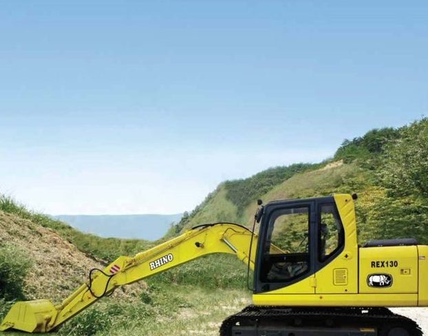 REX130 Excavadora Mediana