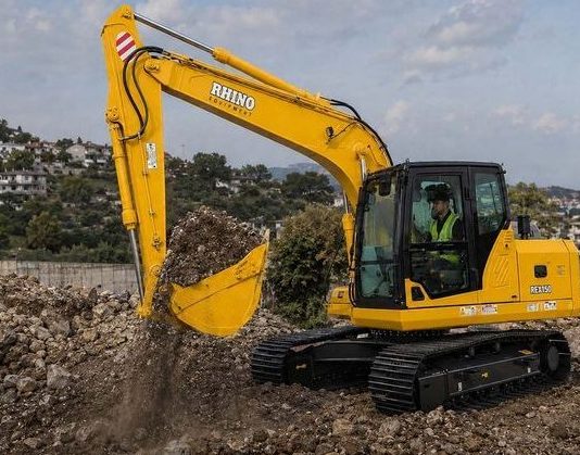 REX150 Excavadora Mediana
